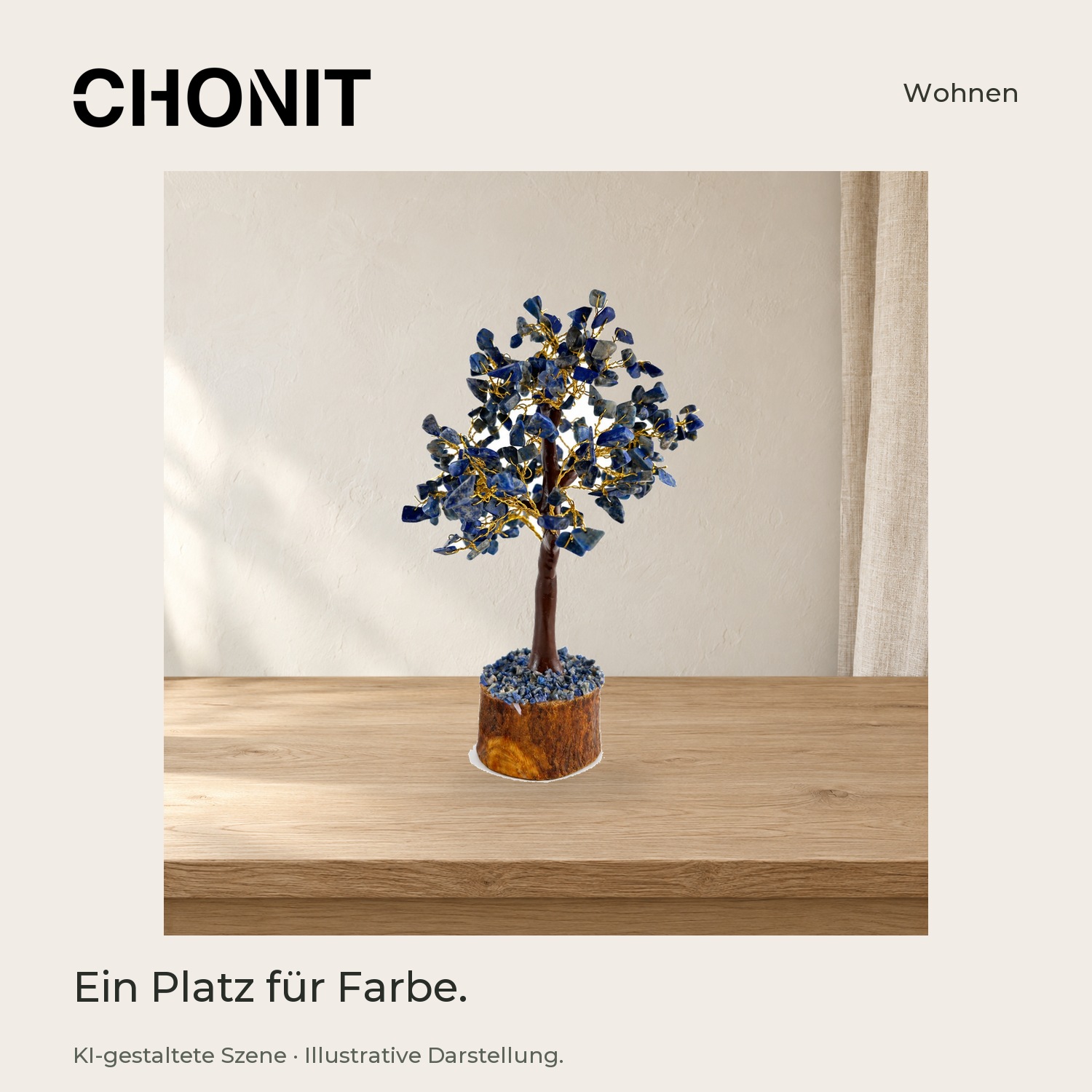 CHONIT Deko-Baum mit blauen Steinblättchen – in einer gestalteten Wohn- oder Studioszene